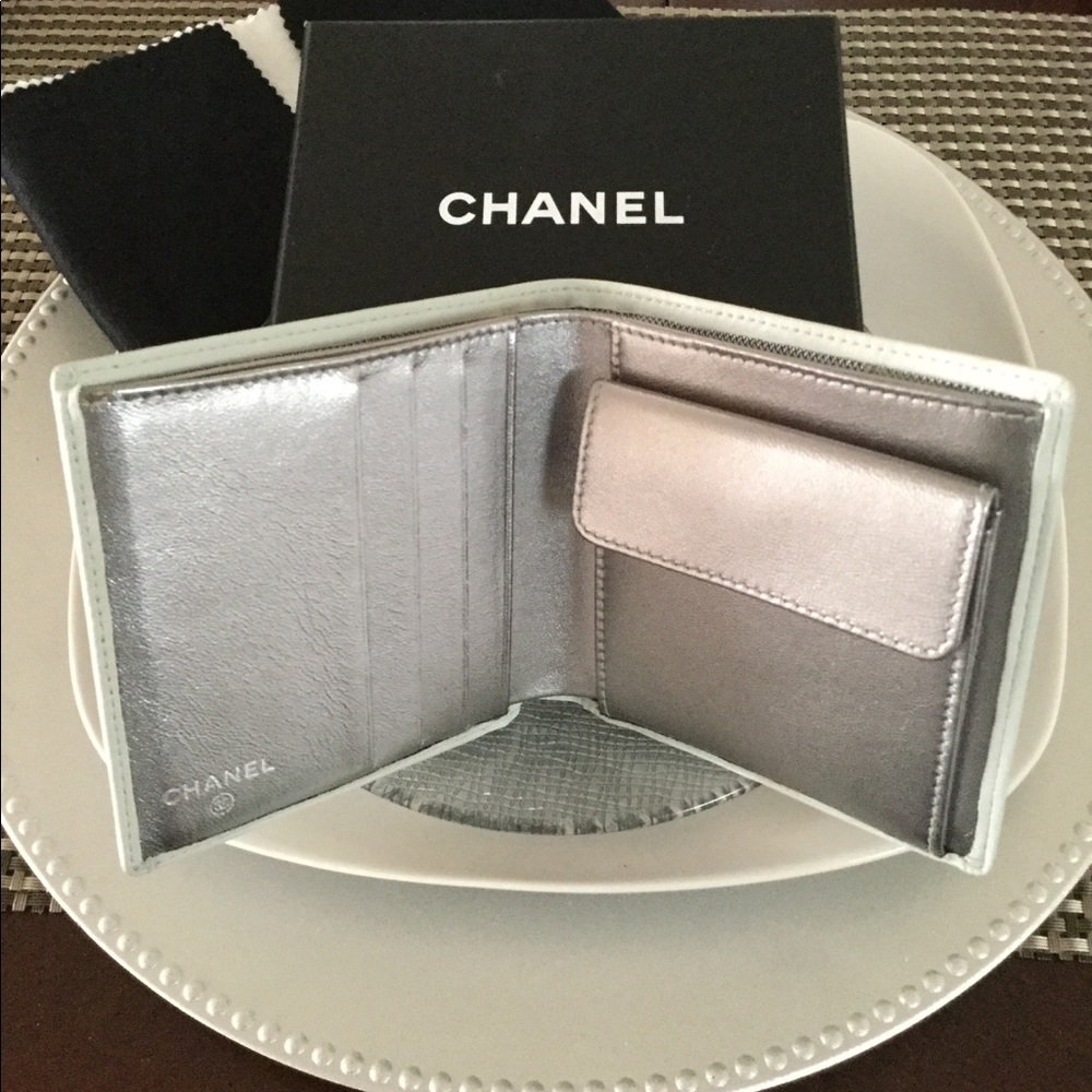 ❌ SOLD ❌ Authentic Chanel Mademoiselle Wallet - Picture 3 of 8